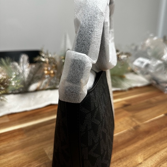 Michael Kors Crossbody bag - Picture 2 of 4